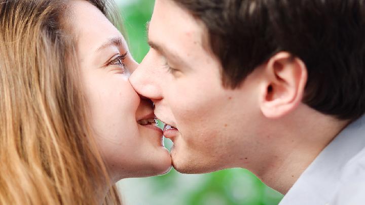 如何应对宫寒？导致宫寒的原因是什么？