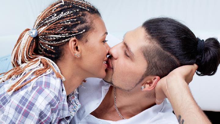 缓解痛经的穴位是哪？针灸如何治疗痛经？